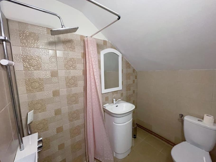 Готель Casa La Doi Nuci Bradet  Екстер'єр фото