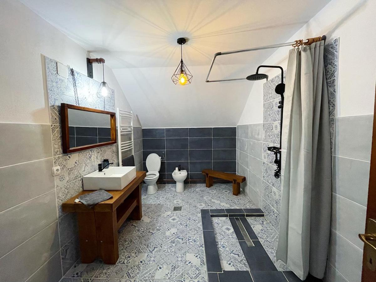 Готель Casa La Doi Nuci Bradet  Екстер'єр фото